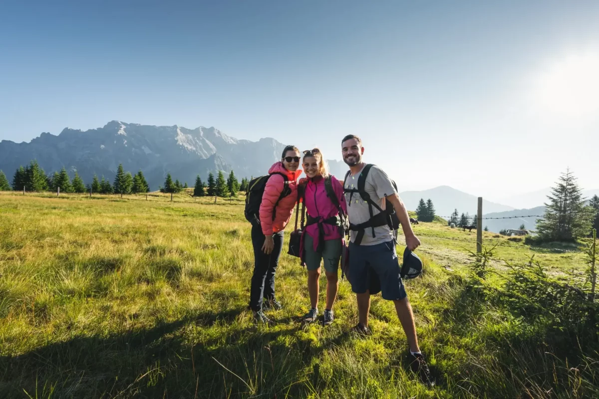 Summer activities Maria Alm - Friends hiking